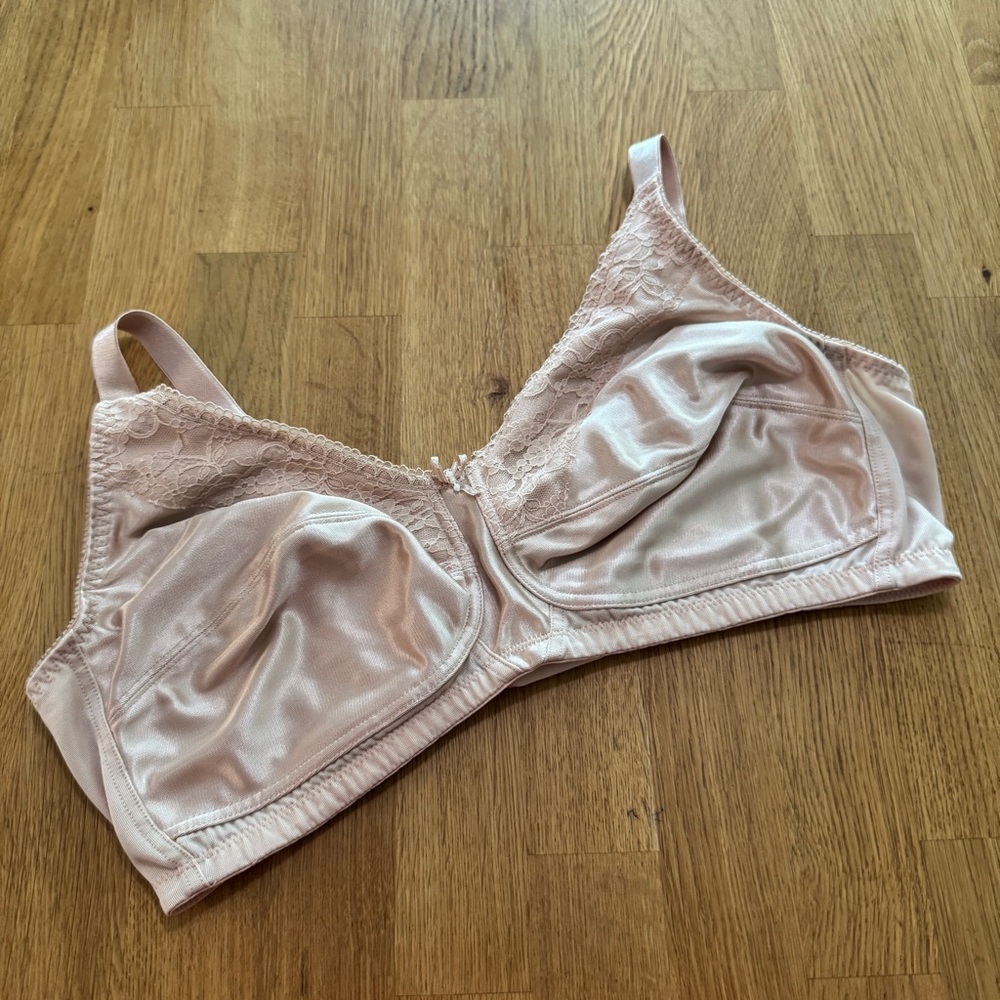 Amoena 42B Nude Nancy Wire Free Mastectomy Bra